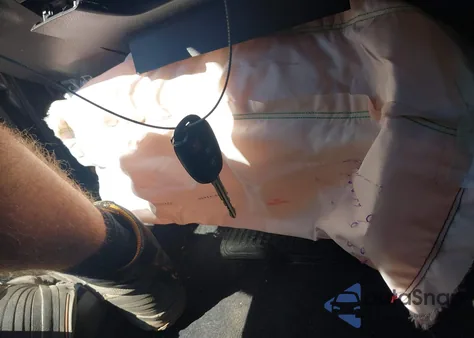 2018 Toyota Rav4 Xle z USA, uszkodzony, nr VIN 2T3WFREV4JW481174